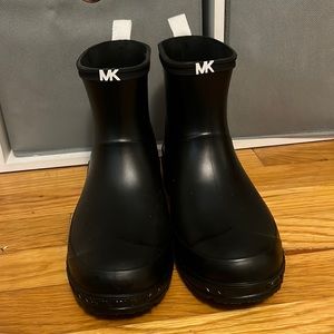 Size 8 Michael Kors boots